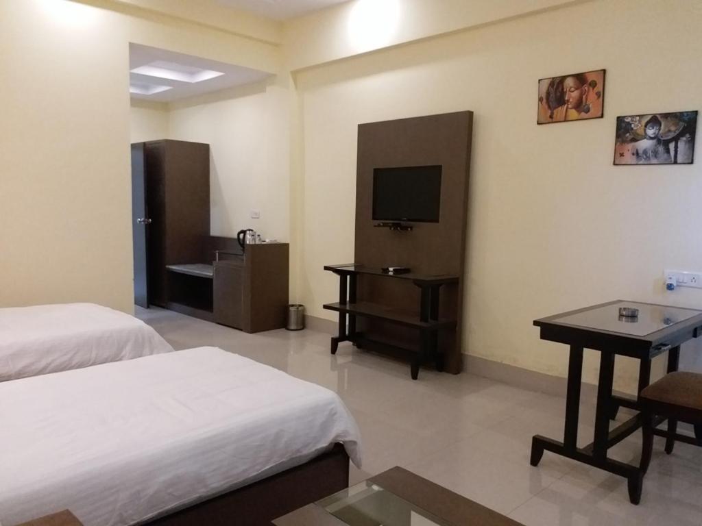 Hotel Sravasti Residency Katra  Экстерьер фото