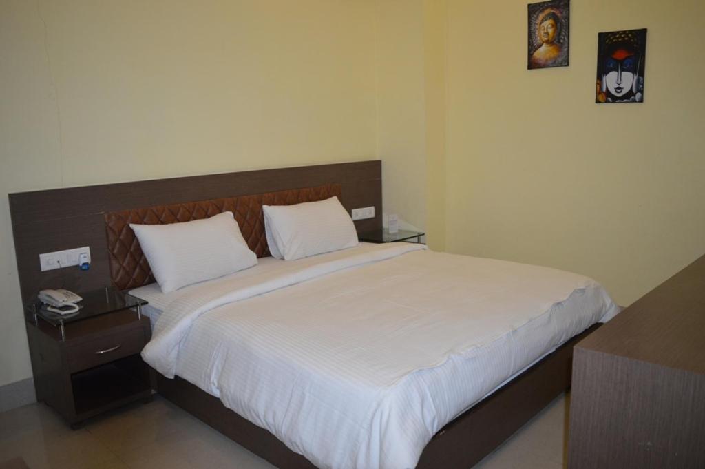 Hotel Sravasti Residency Katra  Экстерьер фото
